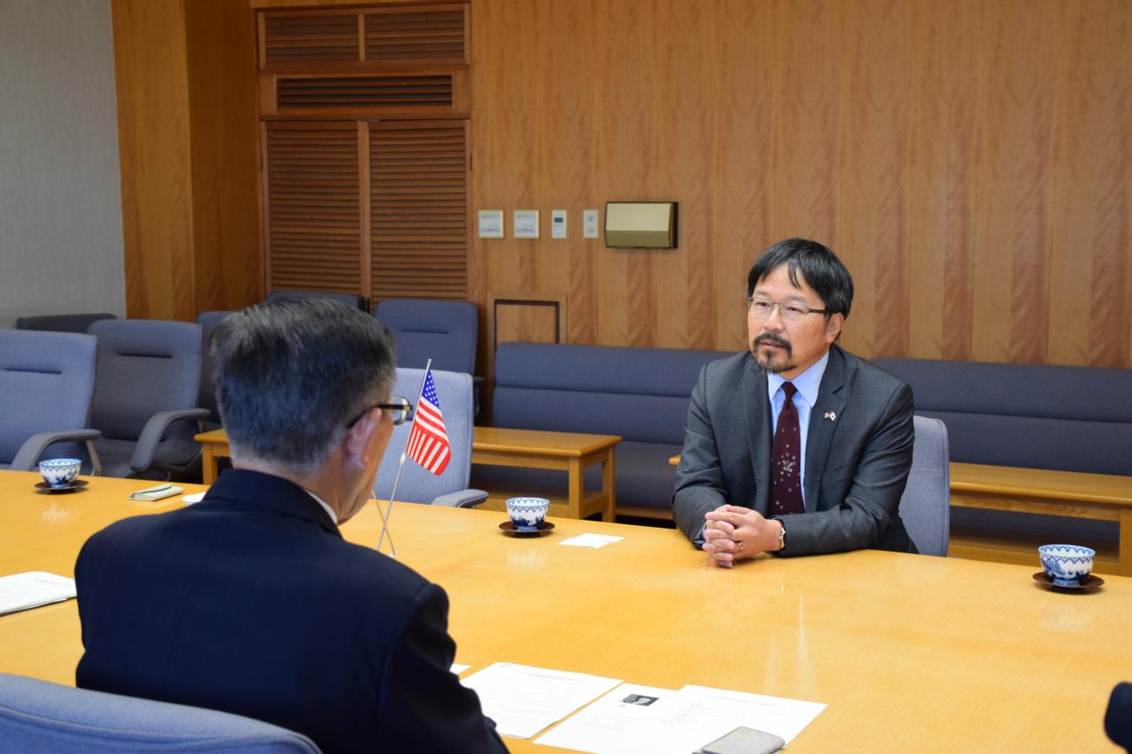 在札幌米国総領事館総領事訪問の様子